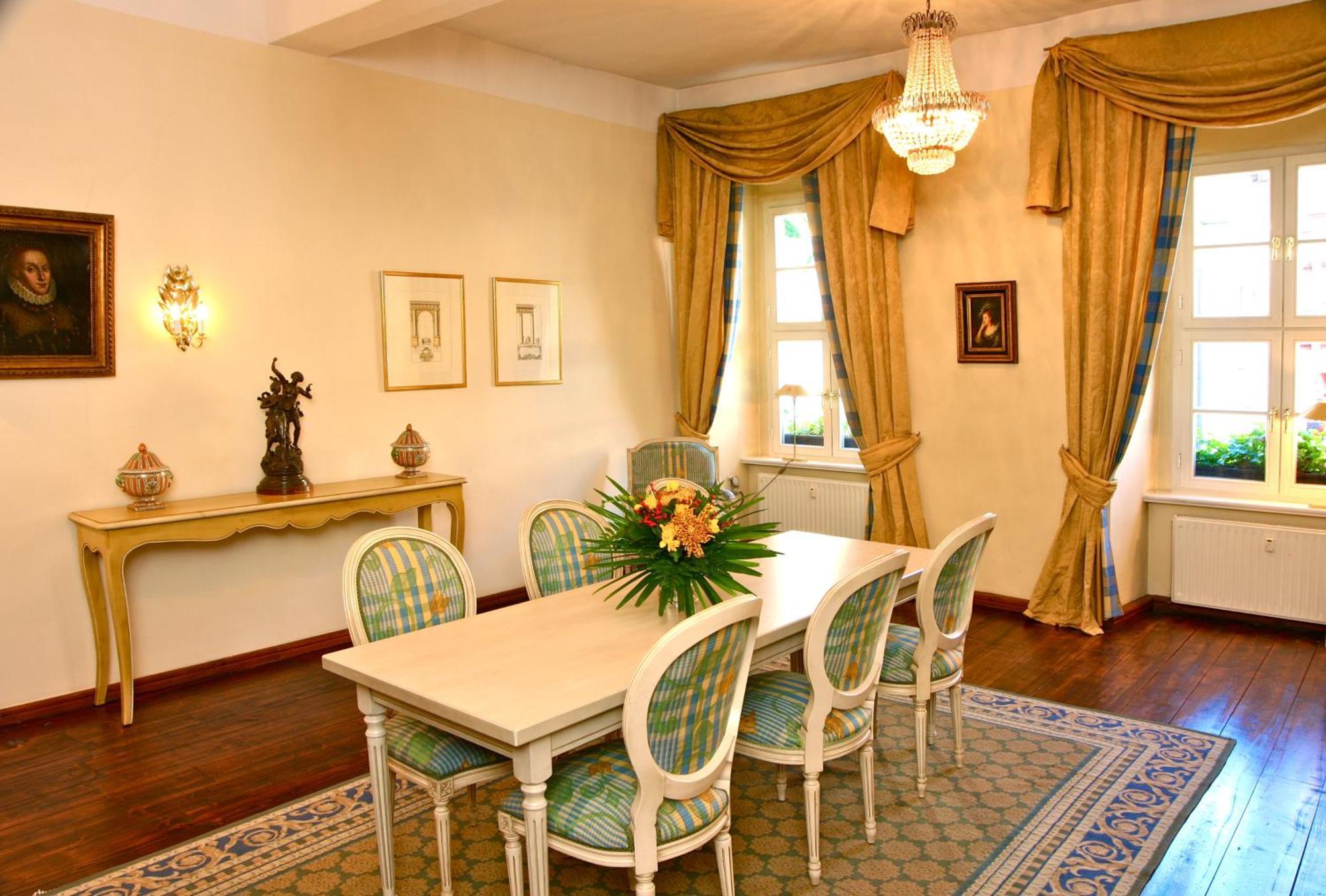 Hotel Graf Von Mansfeld ลูเธอร์ชตัดท์ ไอสเลเบน ภายนอก รูปภาพ