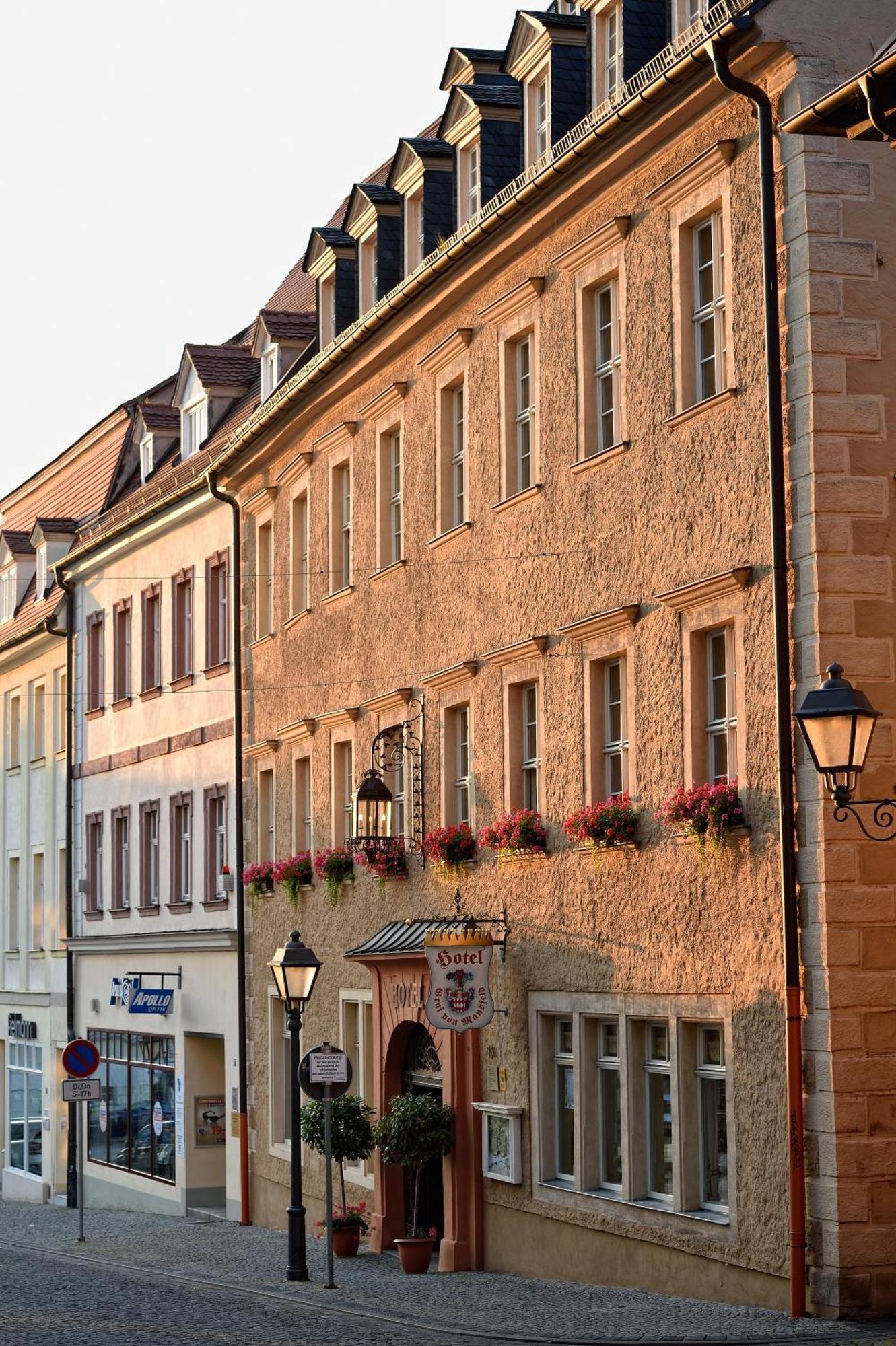 Hotel Graf Von Mansfeld ลูเธอร์ชตัดท์ ไอสเลเบน ภายนอก รูปภาพ