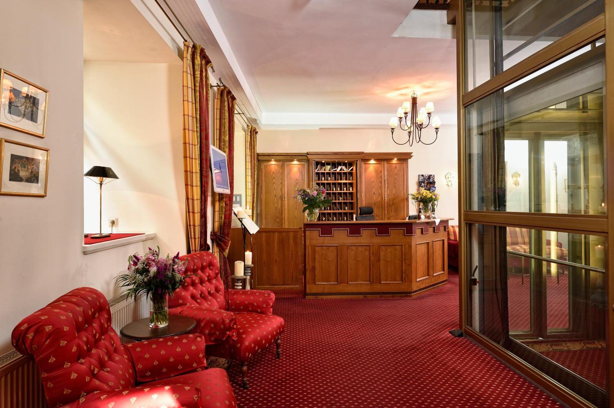 Hotel Graf Von Mansfeld ลูเธอร์ชตัดท์ ไอสเลเบน ภายนอก รูปภาพ