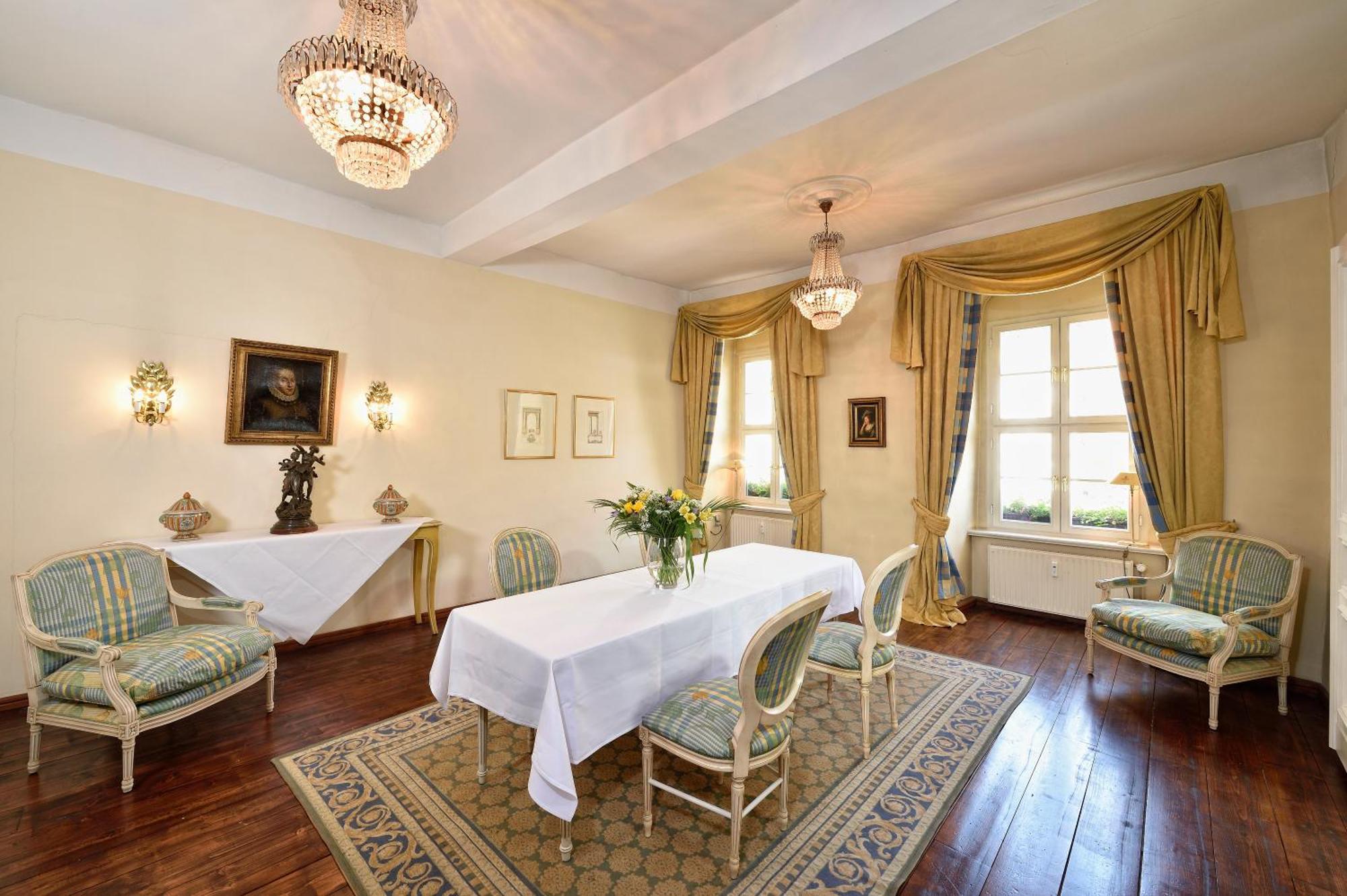 Hotel Graf Von Mansfeld ลูเธอร์ชตัดท์ ไอสเลเบน ภายนอก รูปภาพ