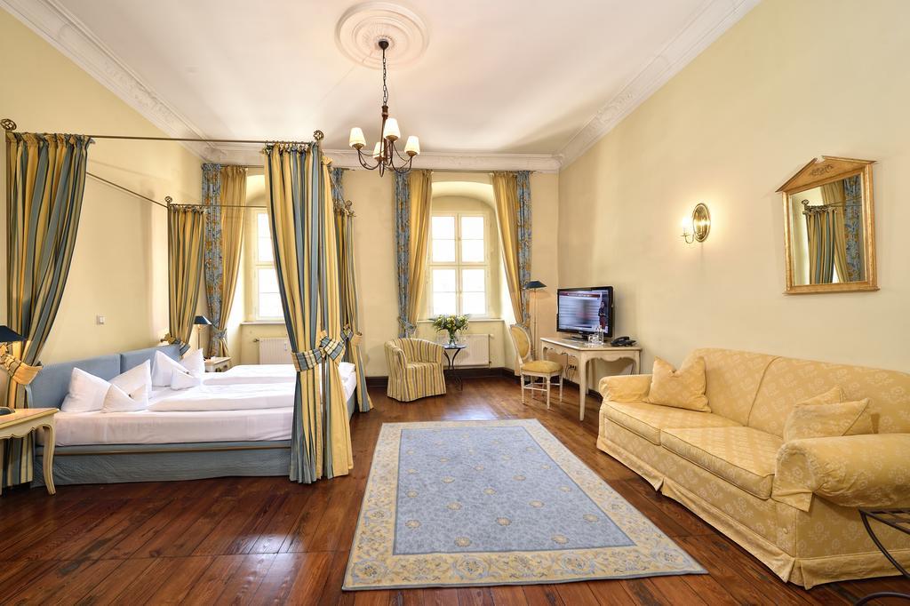Hotel Graf Von Mansfeld ลูเธอร์ชตัดท์ ไอสเลเบน ภายนอก รูปภาพ