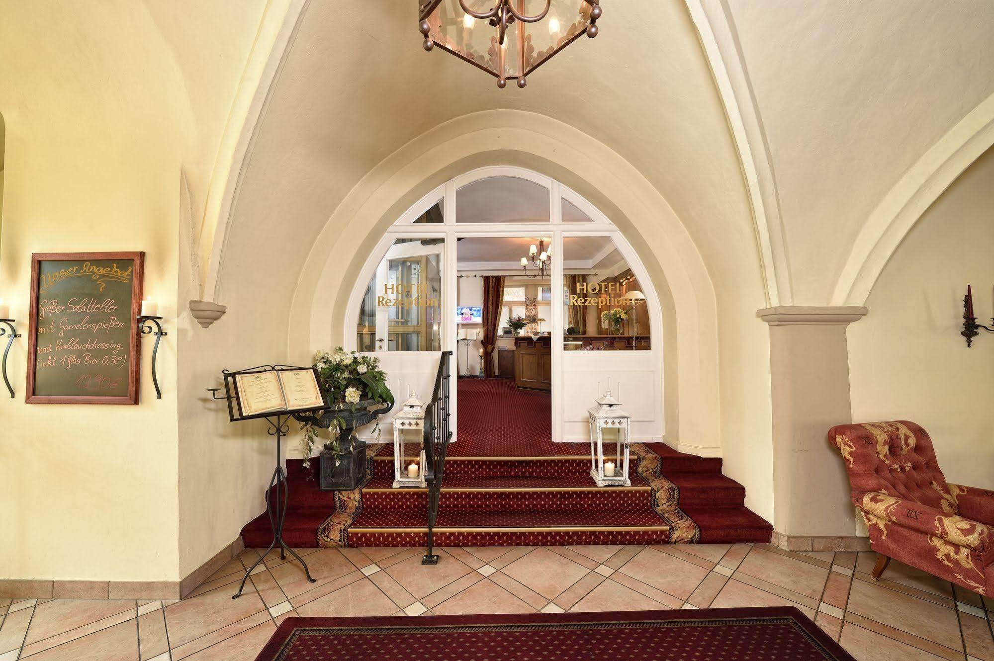 Hotel Graf Von Mansfeld ลูเธอร์ชตัดท์ ไอสเลเบน ภายนอก รูปภาพ