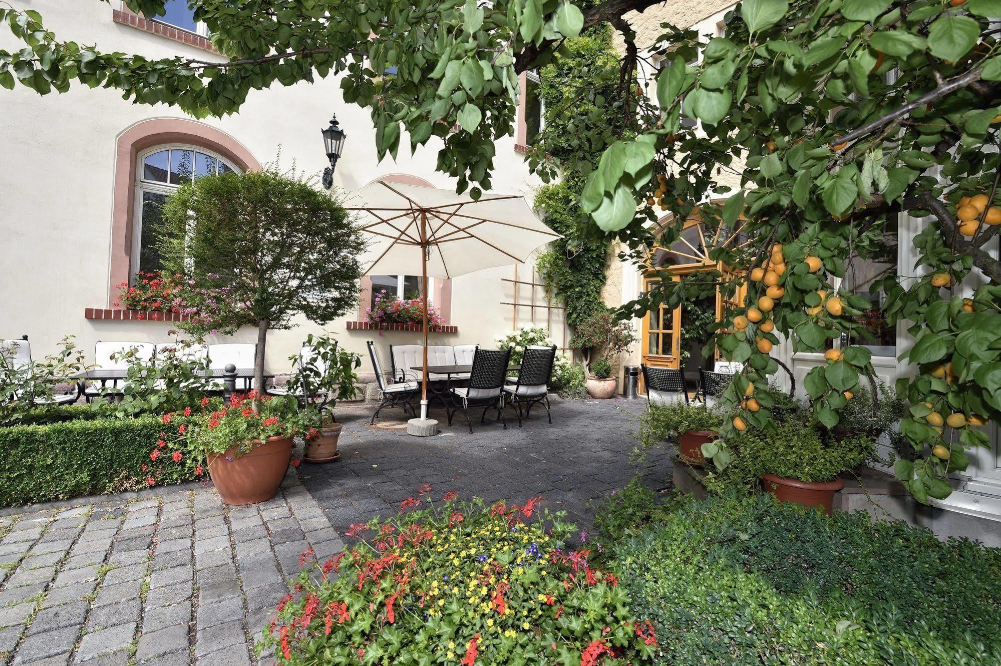 Hotel Graf Von Mansfeld ลูเธอร์ชตัดท์ ไอสเลเบน ภายนอก รูปภาพ