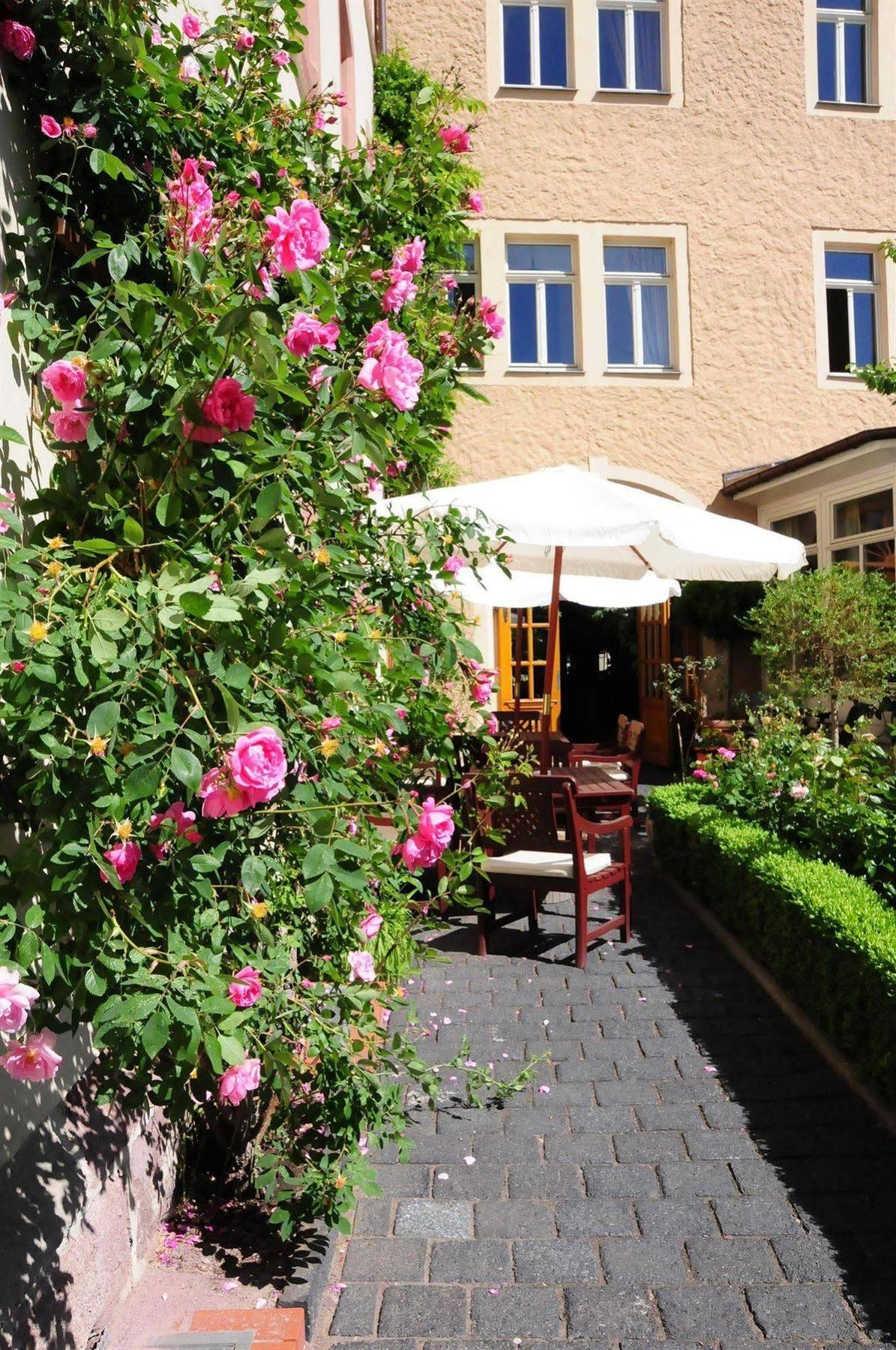 Hotel Graf Von Mansfeld ลูเธอร์ชตัดท์ ไอสเลเบน ภายนอก รูปภาพ