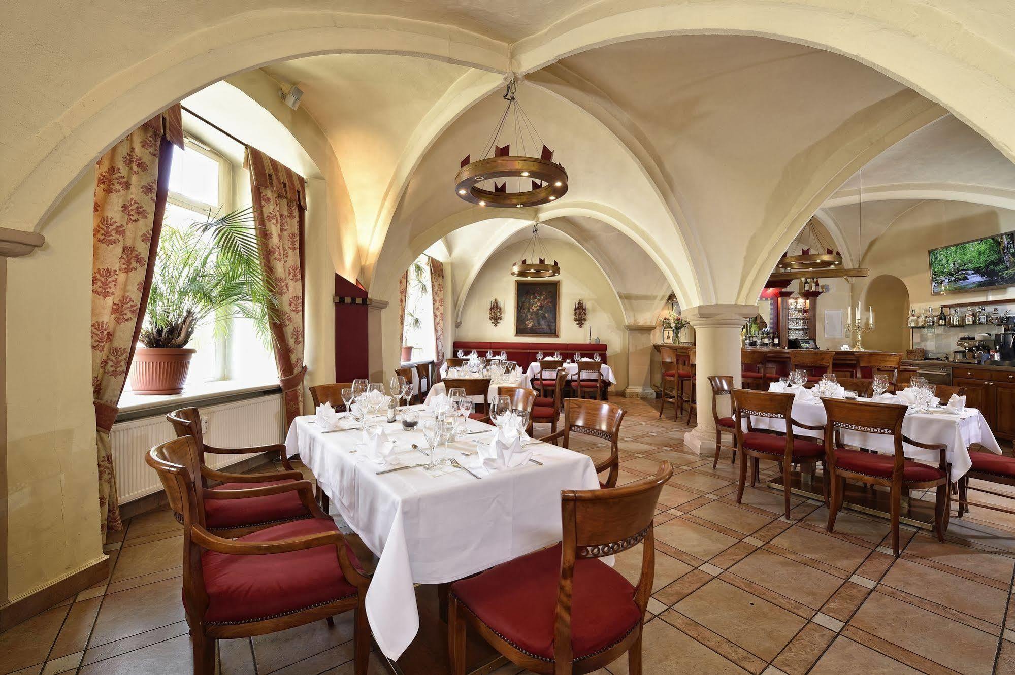 Hotel Graf Von Mansfeld ลูเธอร์ชตัดท์ ไอสเลเบน ภายนอก รูปภาพ